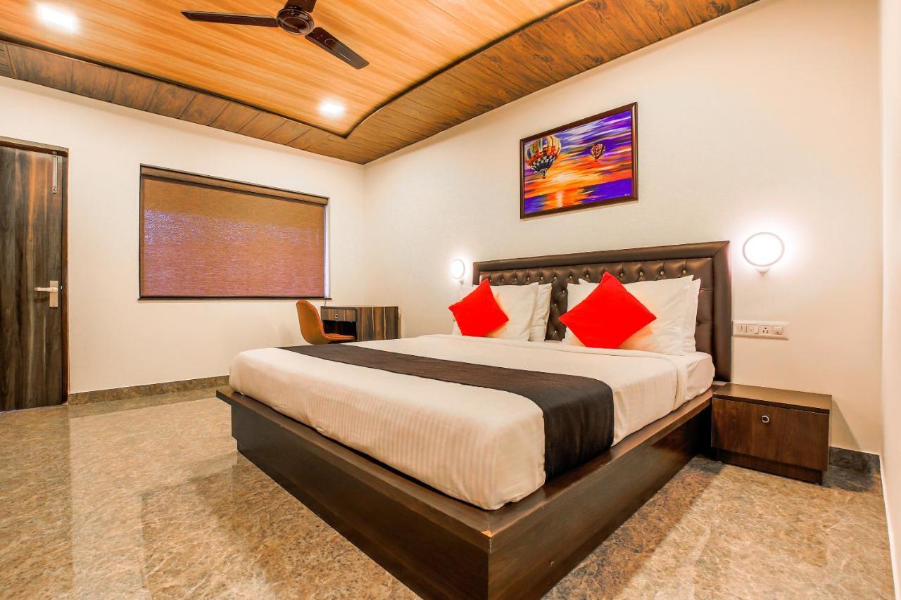 Capital O 18910 La Gracia Resort Morjim Extérieur photo