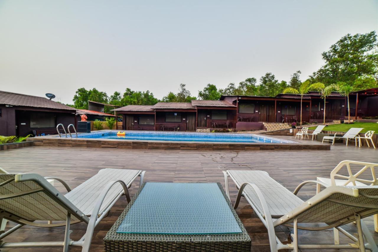 Capital O 18910 La Gracia Resort Morjim Extérieur photo